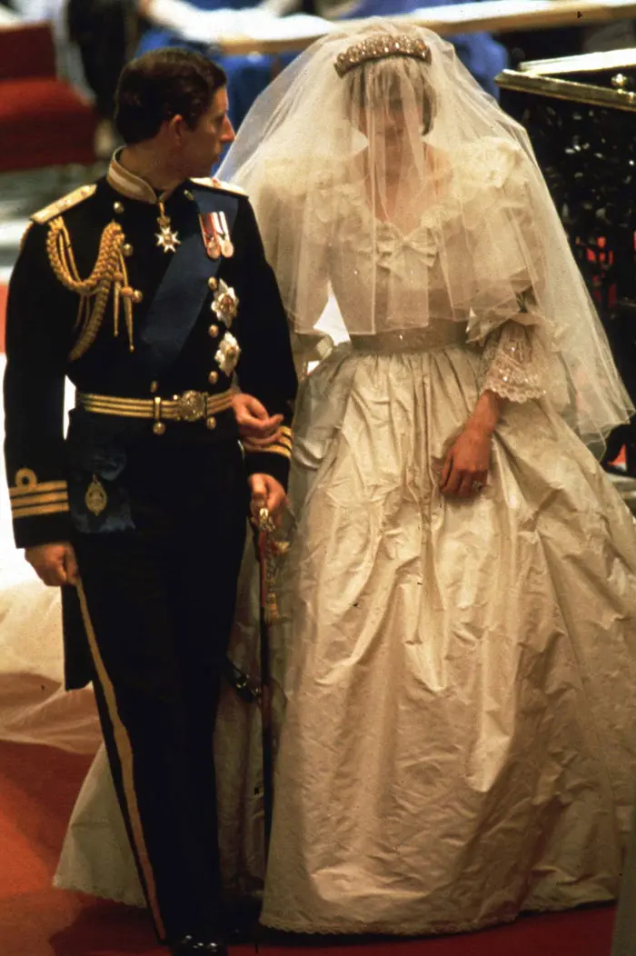נפרדו ב-1992. חתונת דיאנה וצ'רלס ב-1981