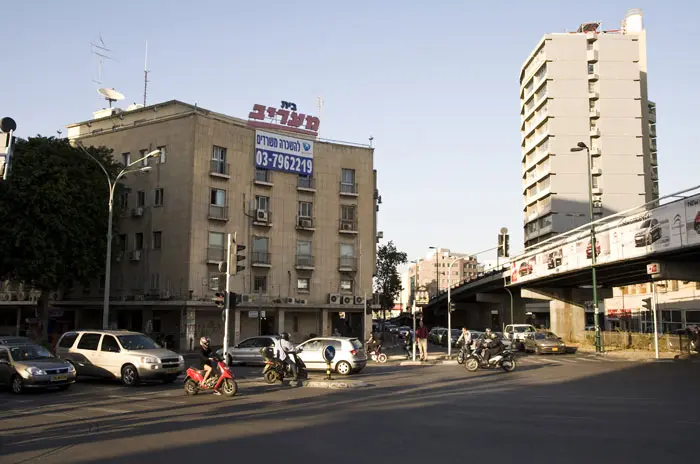 מבט אחרון. בית מעריב