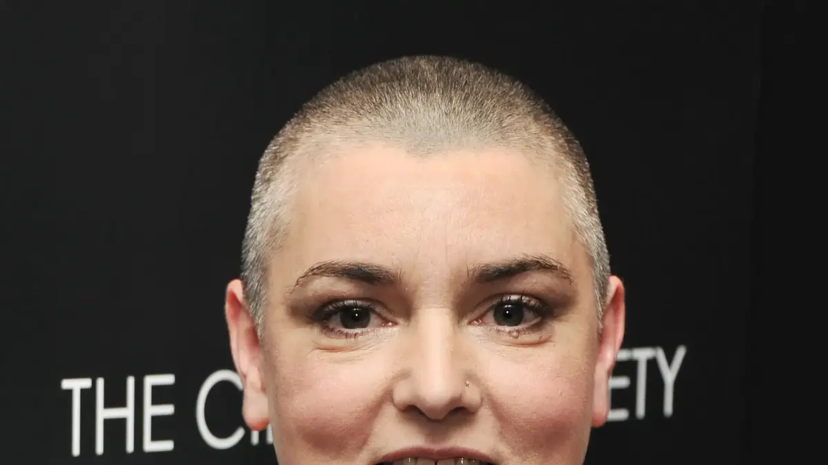 Коннор певица сейчас. Sinead o'connor 2021. Sinead o'connor с волосами. Шинейд о коннор сейчас 2020. Sinead o'connor 2021.