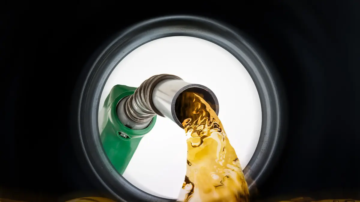 Подсыпали сахар в бензобак: правда и вымысел о вреде ве - Zahav.ru Автомир