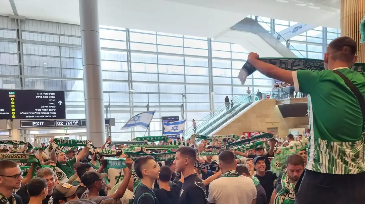 Violent Confrontation Between Maccabi Tel Aviv And Maccabi Haifa Fans ...