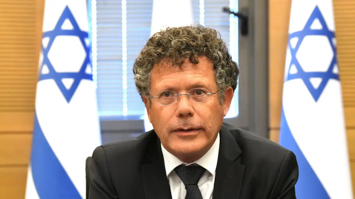 ניגוד עניינים: כשהשופט מעל החוק והכלל הפשוט בדמוקרטיה לא מתקיים