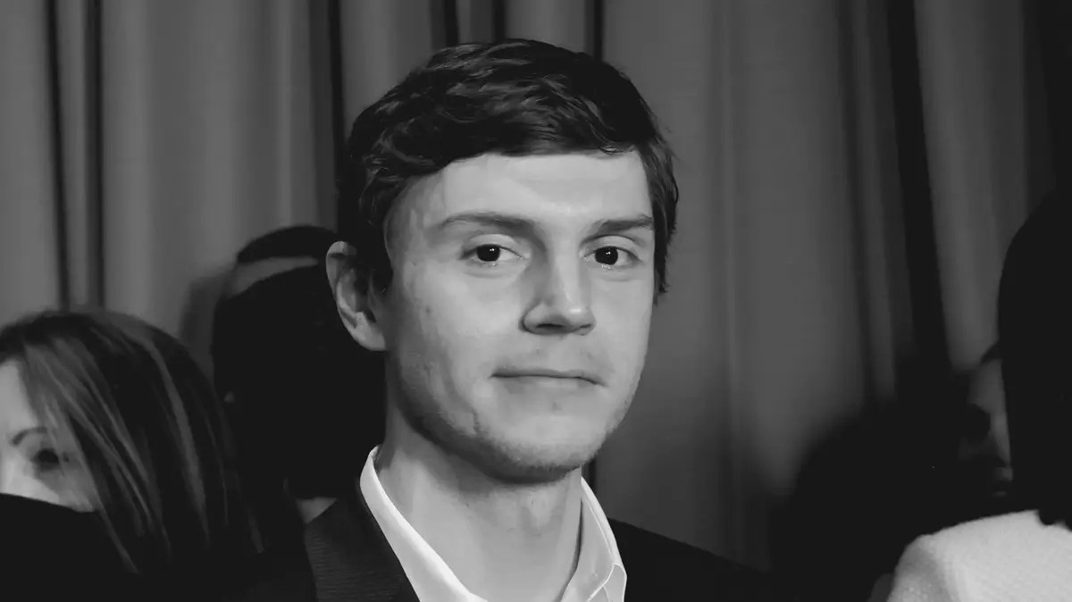 Сериал про маньяка Джеффри Дамера стал одним из самых п - Zahav.ru Салат
