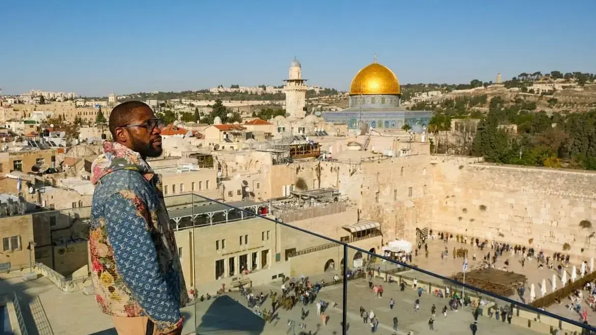 Floyd Mayweather "Standing with Israel." Inter Miami and MLS also support voila! sport The