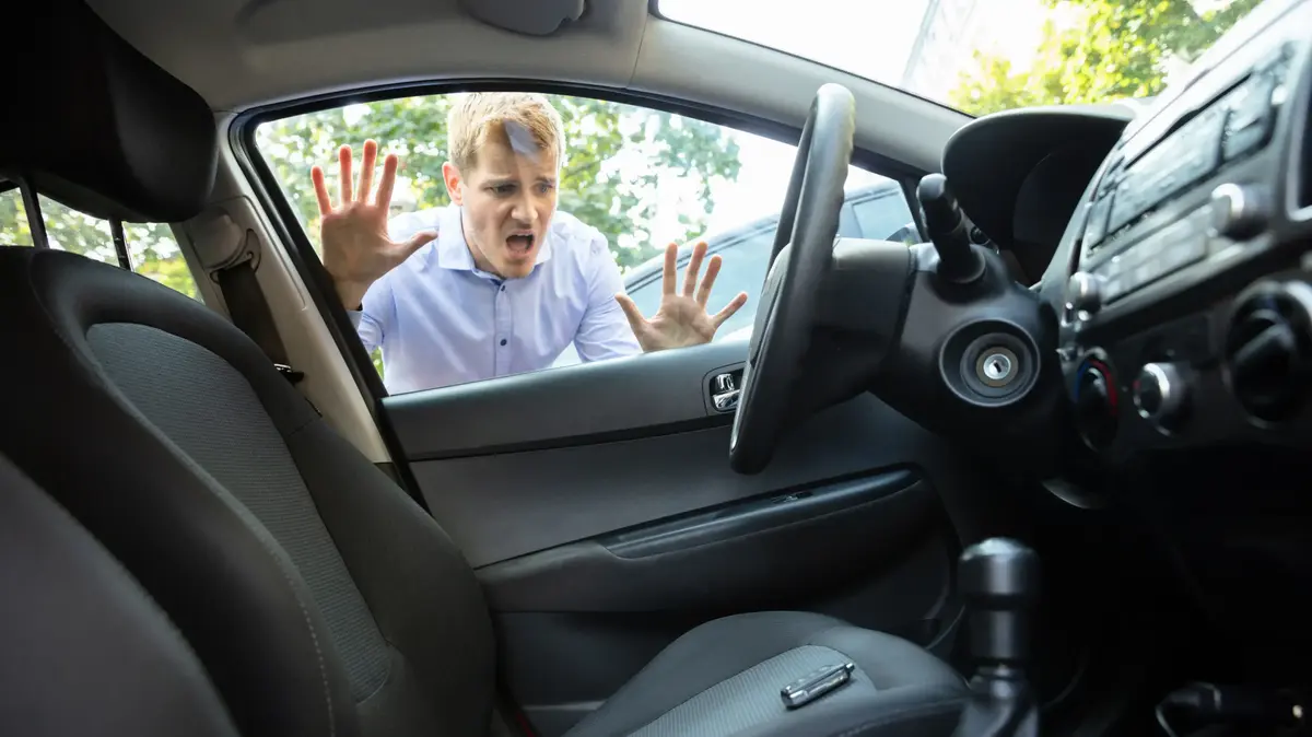 Как открыть автомобиль, если ключи остались в салоне? Е - Zahav.ru Автомир