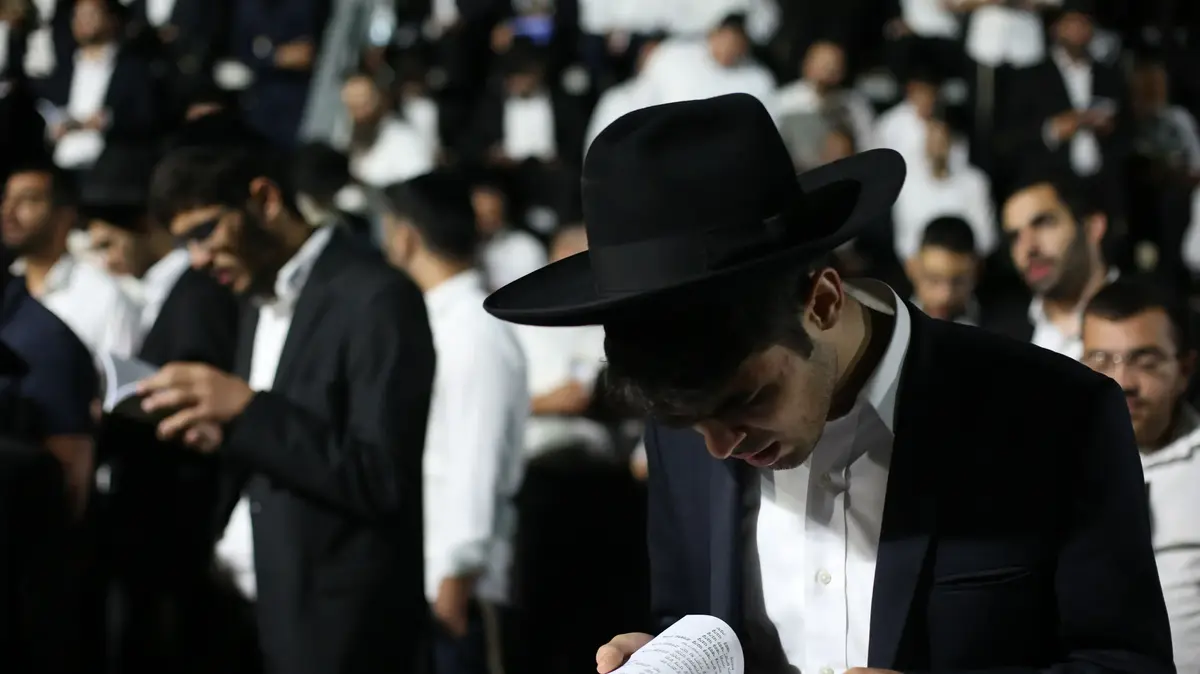 שובה ישראל: האם מותר לקרוא תהילים בלילה? - וואלה יהדות