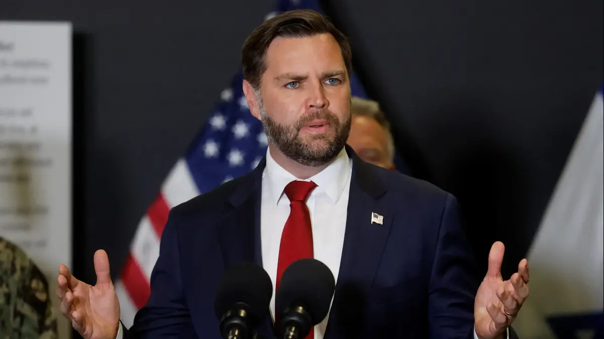 סגן הנשיא ואנס: „אם העם האיראני רוצה להפיל את המשפט, זה תלוי בו” – וואלה חדשות