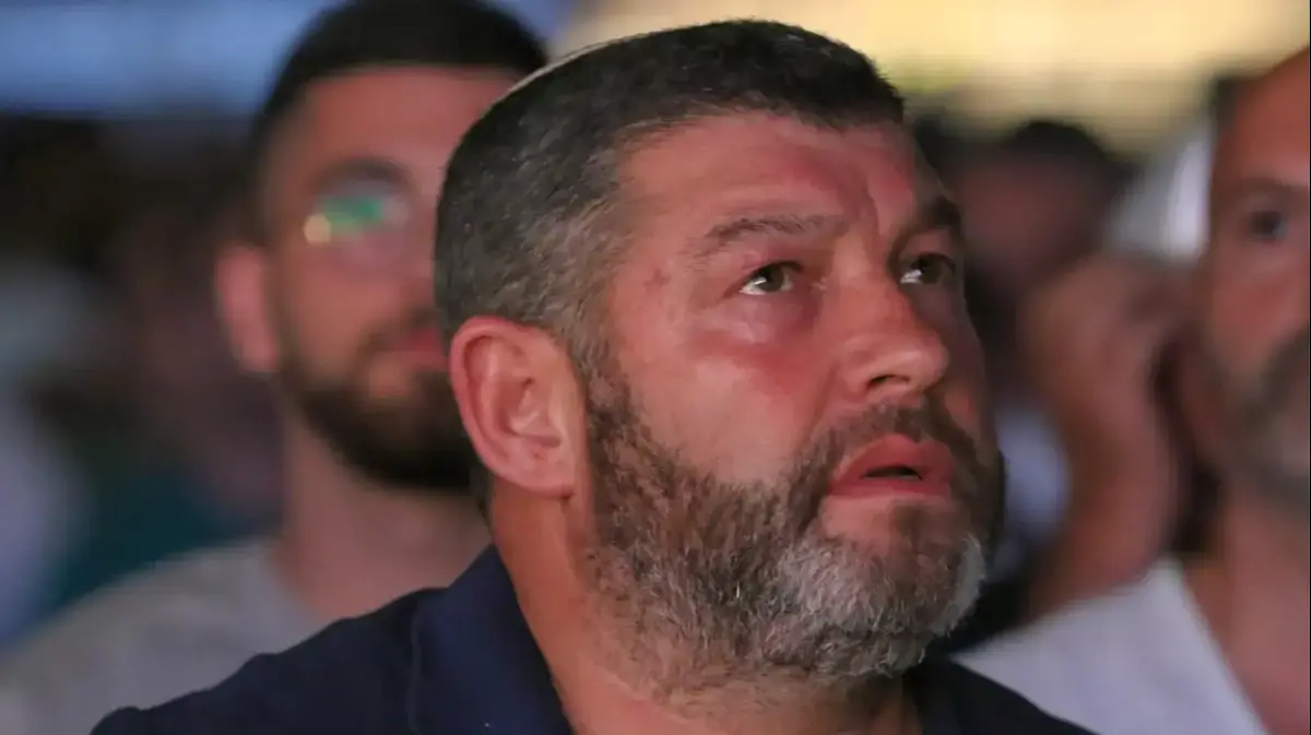 תשתית מוכנה ושלטי חוצות: עופר וינטר בדרך להקמת מפלגת ימין חדשה