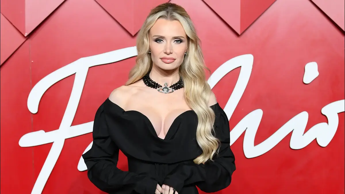 הבוסית חשפה: 