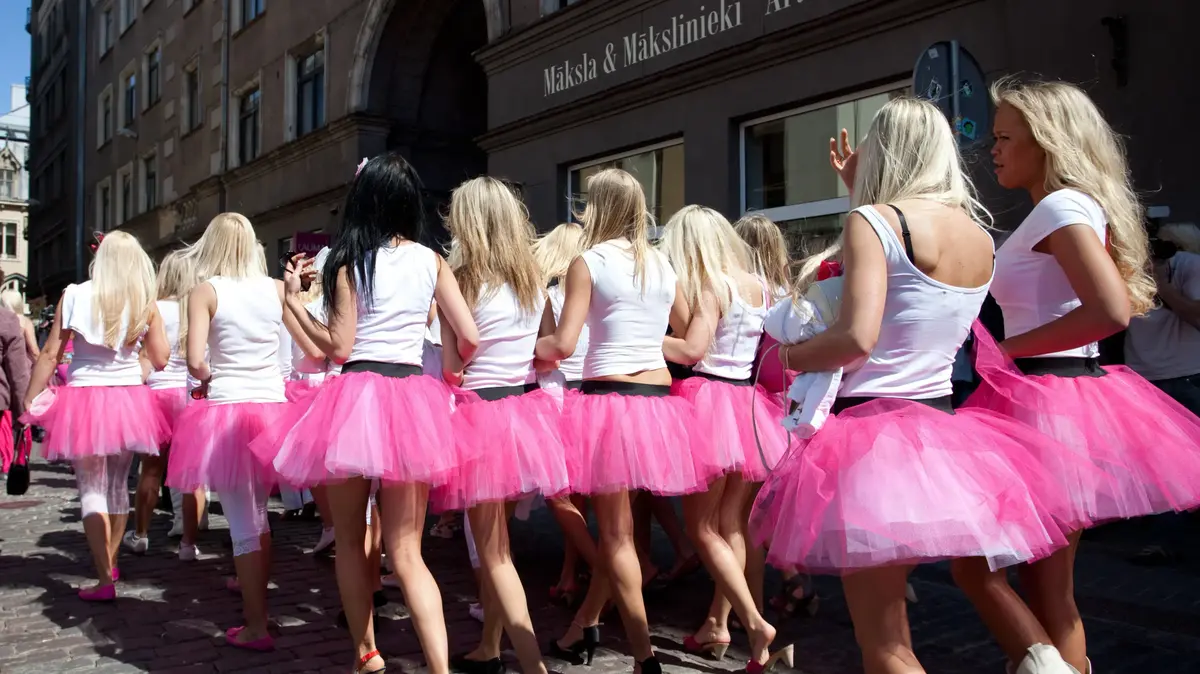 המדינה שבה הנשים יפות מדי וחכמות מדי ונאלצות לשכור „בעל לשעה” – וואלה חדשות