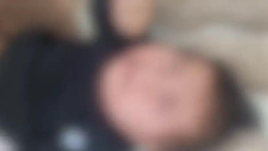 נשיכות ומכות עם מקל: אם נאשמת בהתעללות בילדיה | תיעוד מזעזע