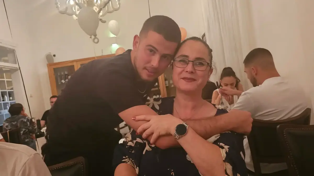 "שמאלנית נאצית – שכחה מי הרג לה את הילד": תגובות נאצה נגד אימו של החלל החטוף