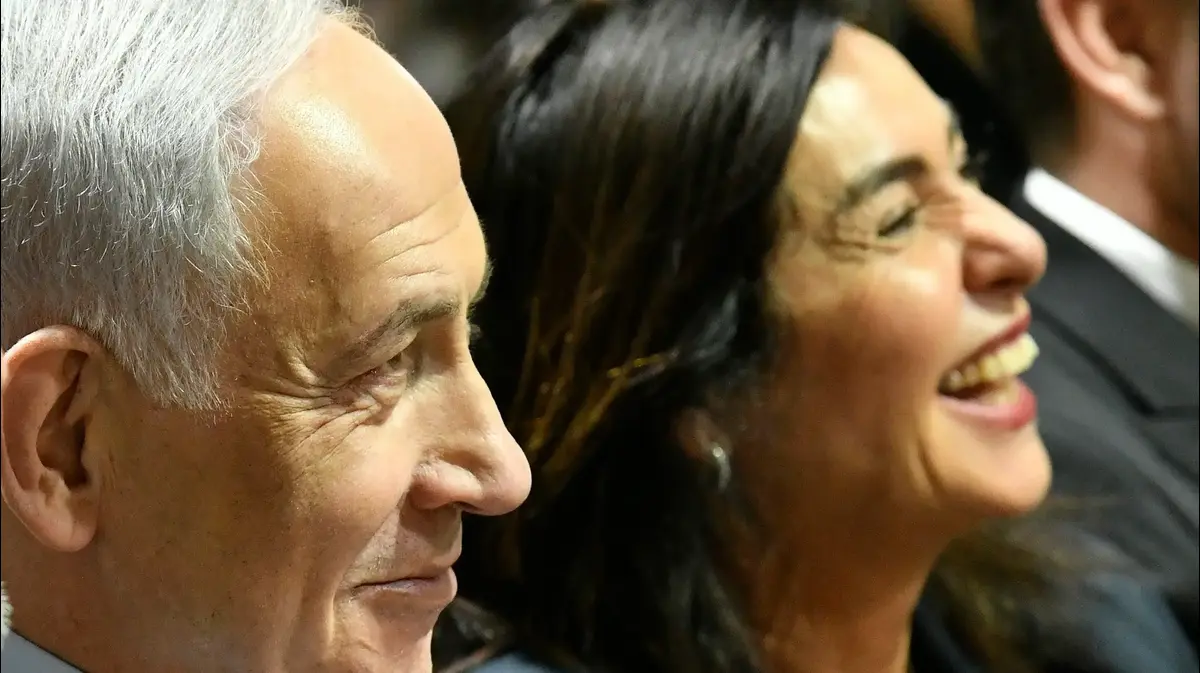 ההבטחות המריאו גבוה - אבל ההחלטה על טיסות מקרית שמונה עדיין לא התקבלה