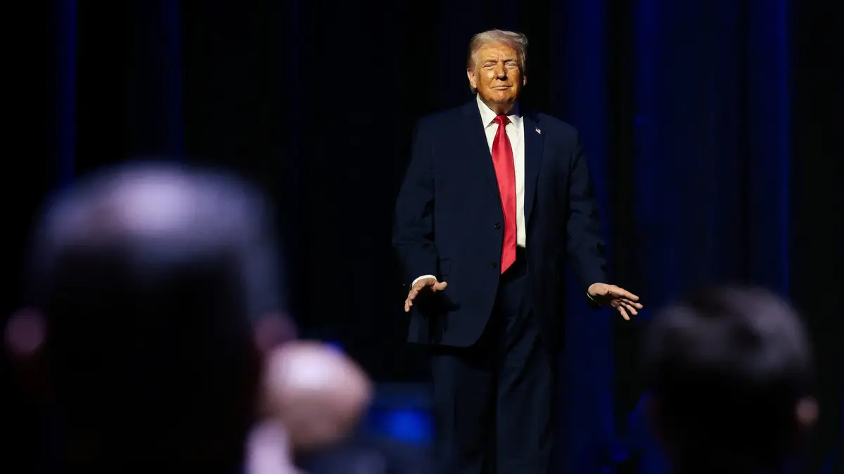 טראמפ: „איראן הייתה מדינה נהדרת עד שהמפלצות האלה הגיעו – תמשיכו להפגין” – וואלה...