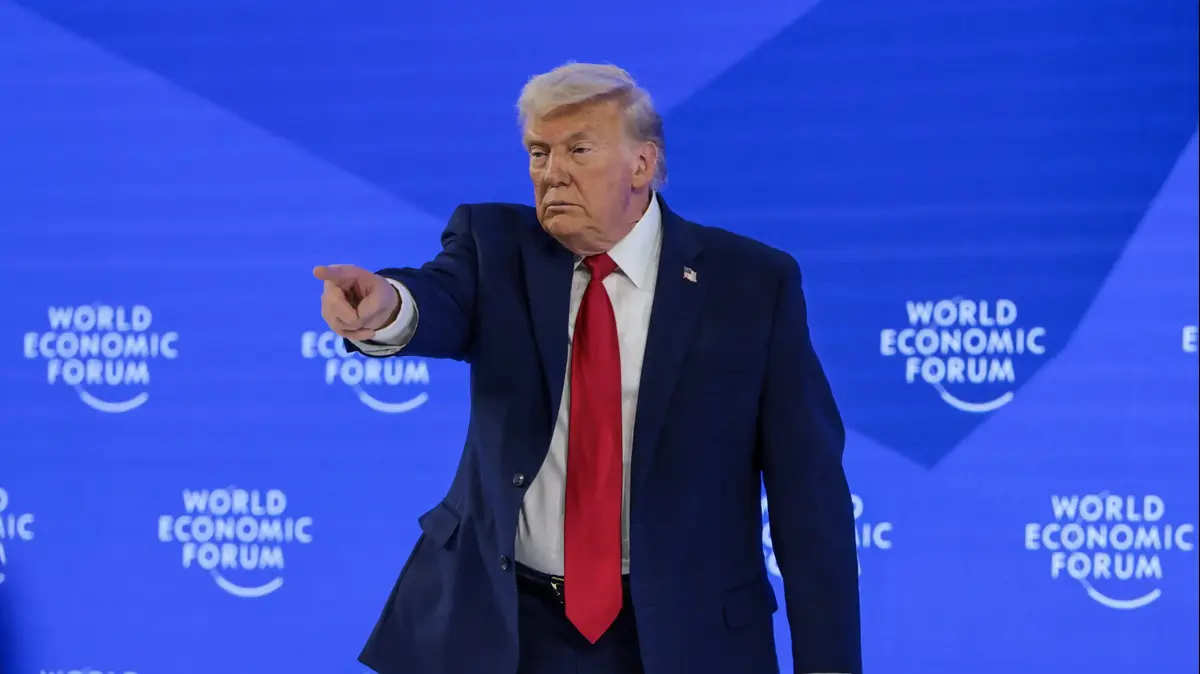 טראמפ משנה כיוון: פחות דגש על המהפכה באיראן – יותר תשומת לב על הגרעין והטילים –...