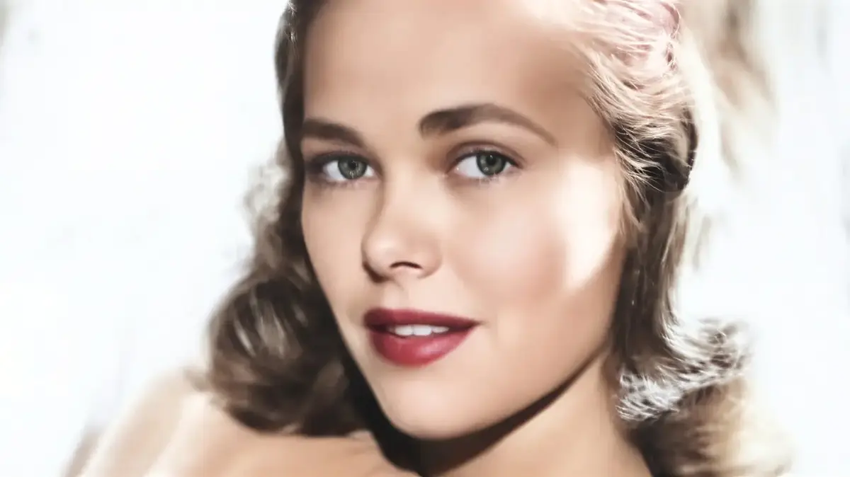 הדוגמנית המיליונרית שכבה עם הבן שלה כדי 