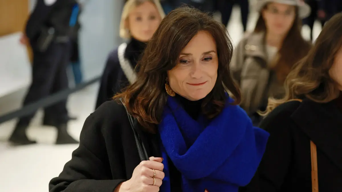 פוליטיקאי צרפתי מואשם שסימם חברת פרלמנט כדי לאנוס אותה