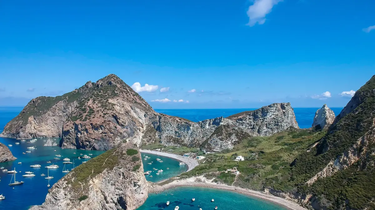 גן העדן האיטלקי נחשף: האי שהמקומיים לא רוצים שתכירו