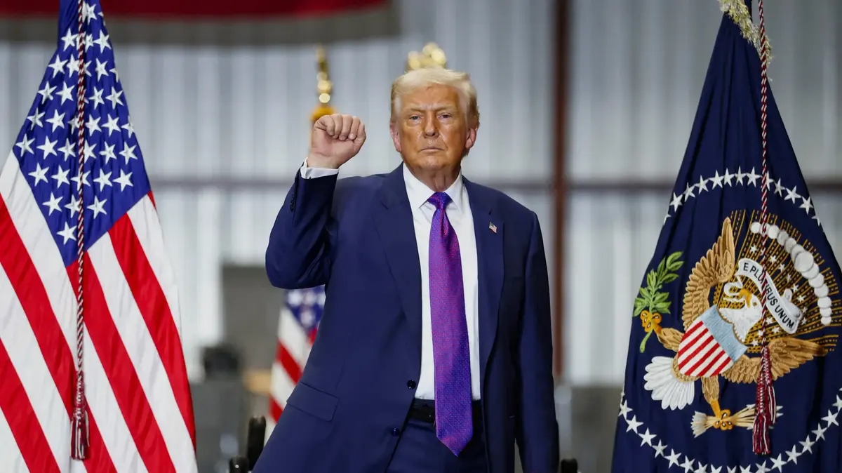 עימות חזיתי עם העליון: טראמפ מעלה מכסים בניגוד לפסיקה