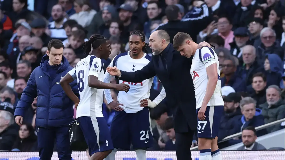 תרנגולי כפרות: טוטנהאם החבוטה מתפרקת בדרך לצ’מפיונשיפ – וואלה ספורט