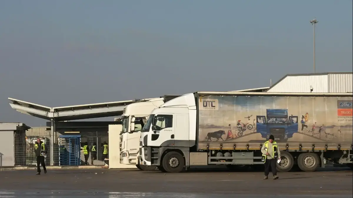 פרשה ביטחונית חדשה: איש שב”כ נאשם במעורבות הברחת סחורות לעזה – וואלה חדשות