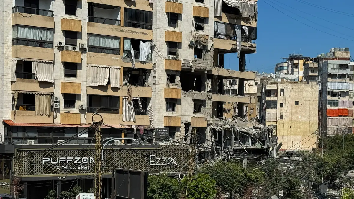 חיזבאללה הצטרף למערכה, נפילות בב”ש ותקיפות בביירות ובטהרן | היום השלישי למלחמה...