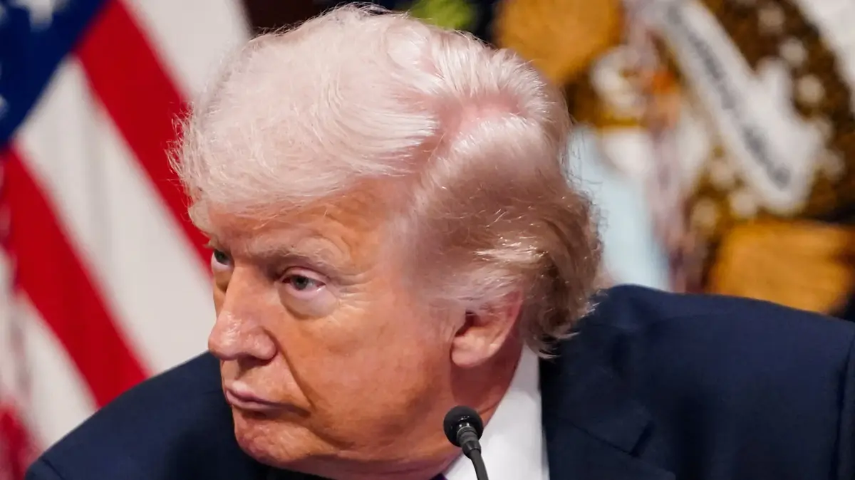 ספר חדש חושף: מאחורי הקלעים של ההחלטה הגורלית – כך טראמפ „גרר” את ארה”ב למלחמה...