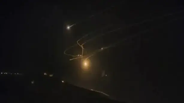 דיווח: אזרחים איראנים מעבירים לישראל מטרות לתקיפה | היום ה-14 למלחמה – וואלה...