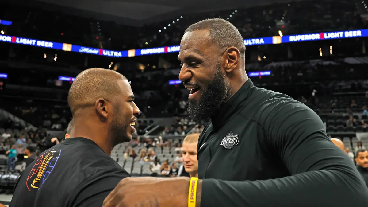 בדרך חזרה מפרישה? הלייקרס שוקלים לצרף את כריס פול – וואלה ספורט