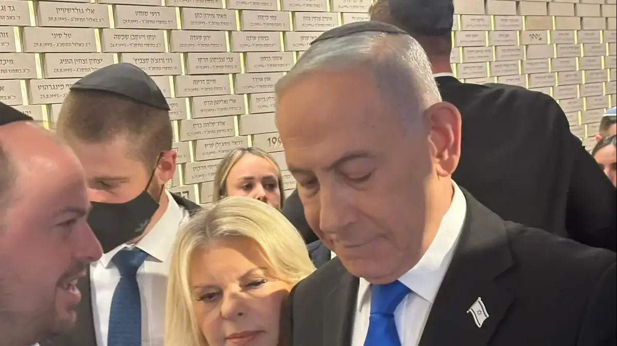 נתניהו: „שחררנו את כל חטופינו”; מהקהל נשמעו קריאות: „הרבה מתו במנהרות” – וואלה...