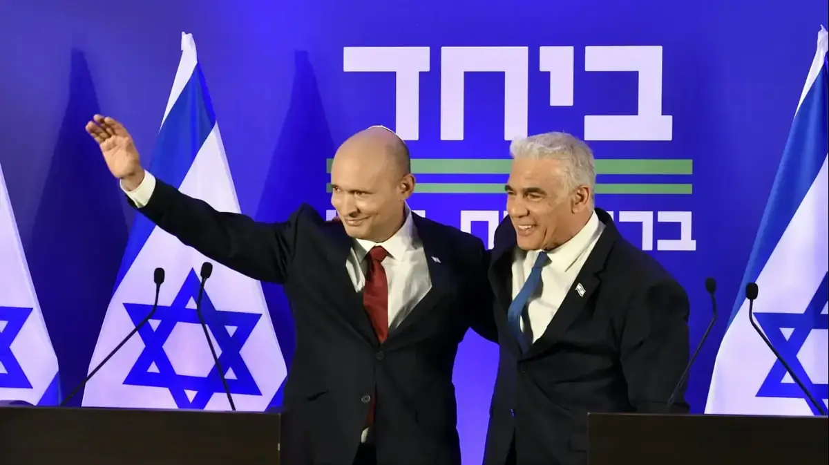 האיחוד בנט-לפיד: מומנטום גדול, שאלות קשות – וואלה חדשות