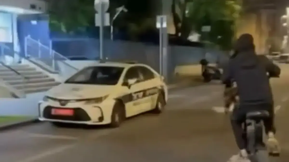 "עוצרים אותי כי אני שחור": הדיווח שקדם למעצר הנער בחשד לתקיפת בן 12 בנתניה | האזינו