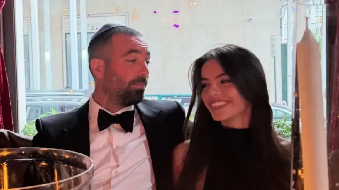 ההפתעה שחיכתה לאורחים של עומר אדם וסשה בדרך לחתונה | צפו