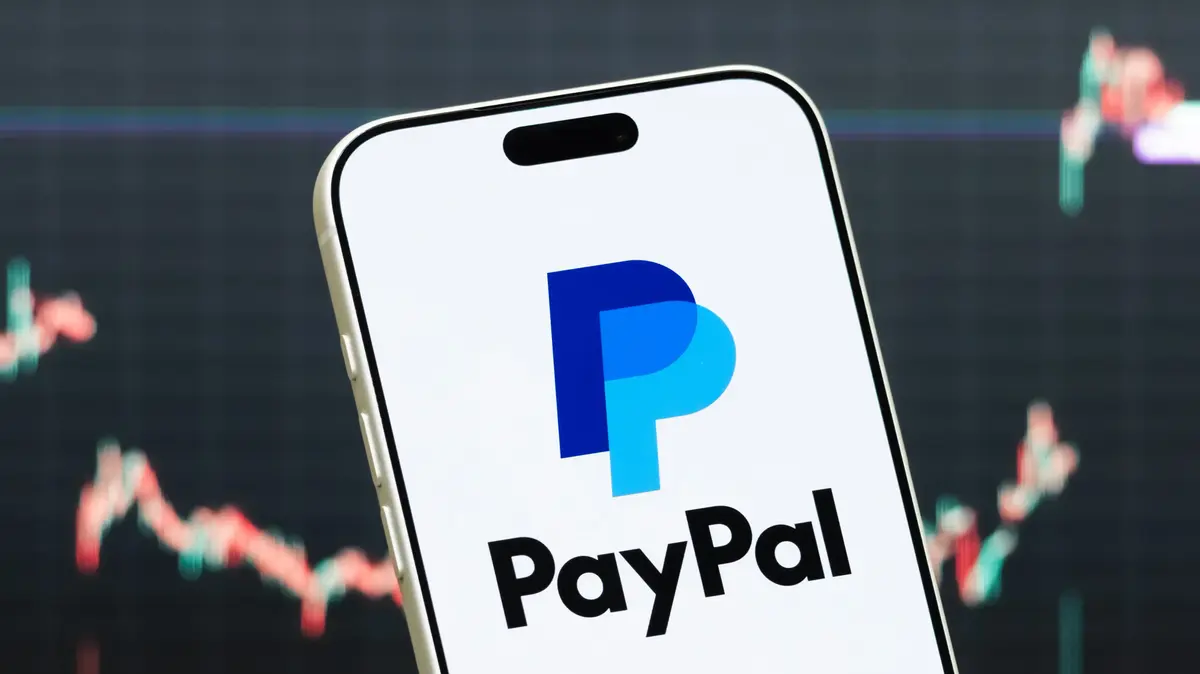 עסקת ענק בדרך? Stripe במגעים לרכישת PayPal