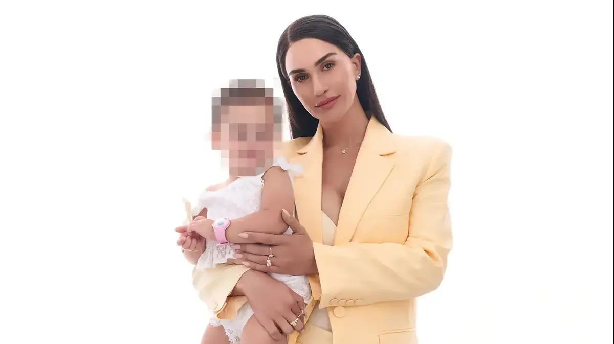 לא מתרגשת מהביקורות: שיר אלמליח בקמפיין משותף עם בתה