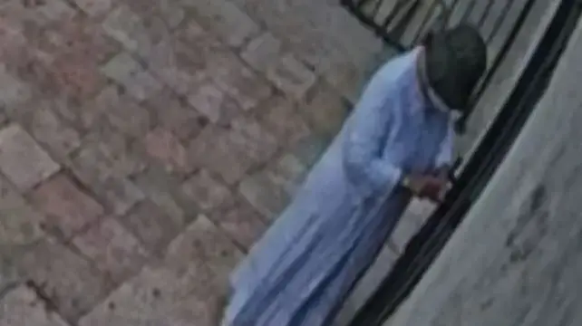 החשודה בהדבקת מנעול "קפה בסמטה" הורחקה מבית העסק