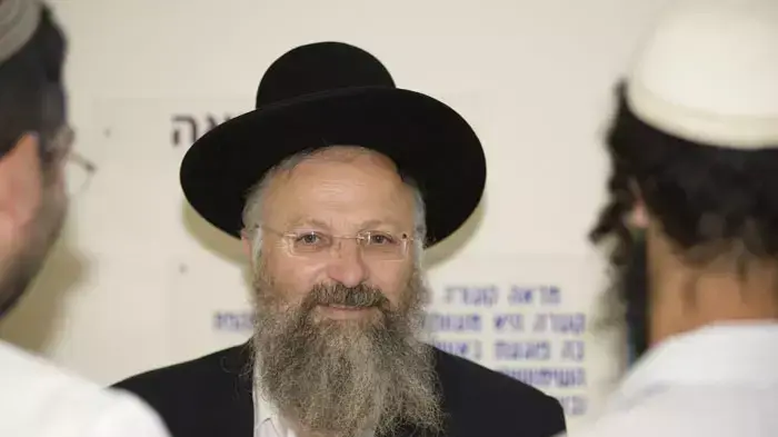 הרב שמואל אליהו, רבה של העיר צפת בכנס של ראשי ערים על עתידן היהודי של הערים המעורבות, אפריל 2011