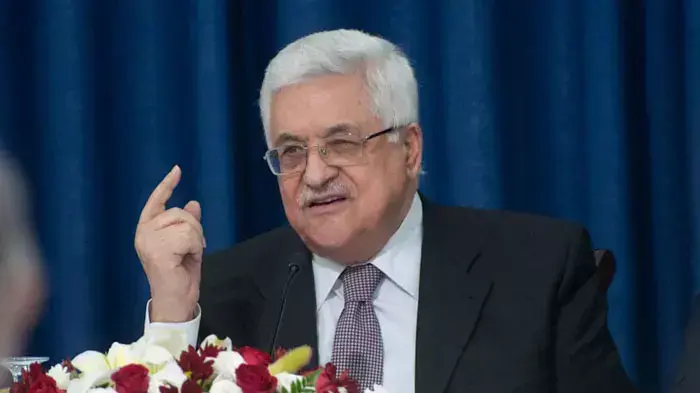 אבו מאזן נפגש עם בכירי "ישראל יוזמת" בראמללה, אפריל 2011 אבו מאזן נפגש עם בכירי "ישראל יוזמת" בראמללה, אפריל 2011