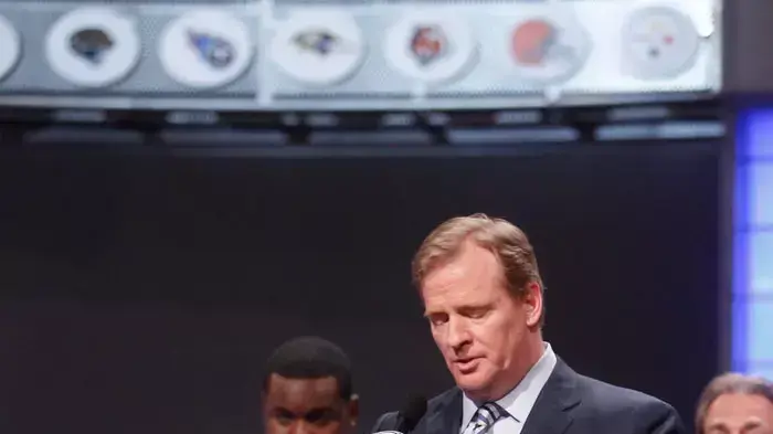קומישינר ה-NFL רוג'ר גודל