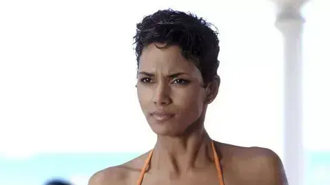 האלי ברי מתוך הסרט die another day