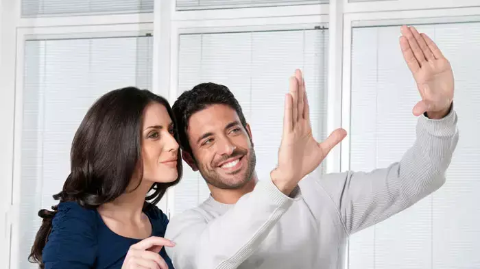 זוג חולם על העתיד