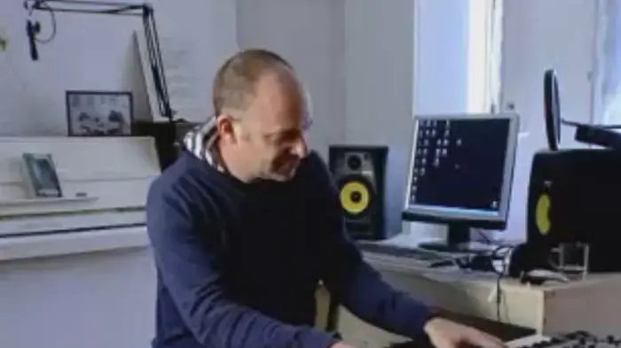 אריאל הורביץ על צוותא ונעמי שמר