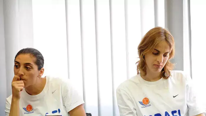 ליעד סואץ, לירון כהן שחקניות נבחרת ישראל לנשים