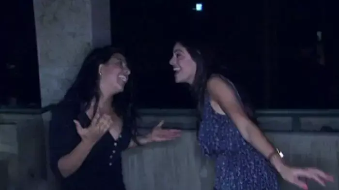 נופר מור, קים בוסי נופר מור, קים בוסי