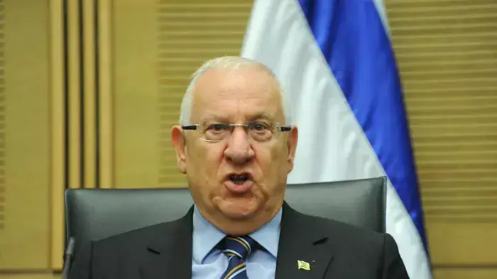 מפגש בכנסת של ראשי הקהילה הגאה לכבוד חודש הגאווה בהשתתפות רובי ריבלין, מאי 2011 מפגש בכנסת של ראשי הקהילה הגאה לכבוד חודש הגאווה בהשתתפות רובי ריבלין, מאי 2011