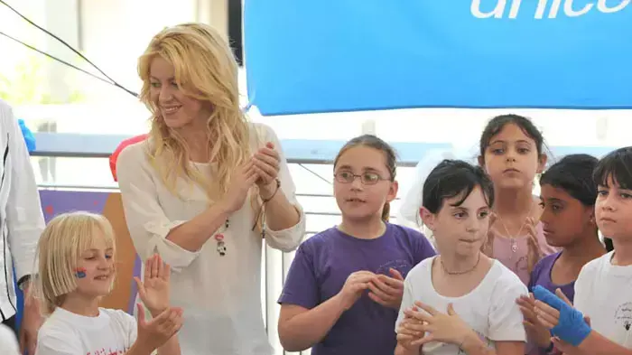 שאקירה בביקור בבית הספר הדו לשוני "מקס ריין" בירושלים שאקירה בביקור בבית הספר הדו לשוני "מקס ריין" בירושלים