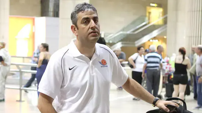 אלי רבי מאמן נבחרת ישראל כדורסל נשים
