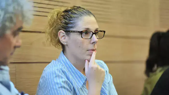 דוברת גלי צה"ל טלי טננבוים בדיון על חוק גל"צ בועדת הכלכלה בכנסת, יוני 2011