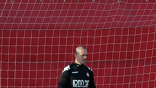שוער הפועל תל אביב אדוארדו לובוס
