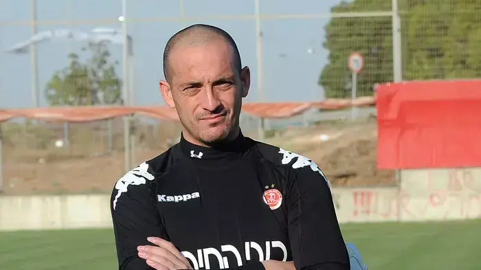 שוער הפועל תל אביב אדוארדו לובוס